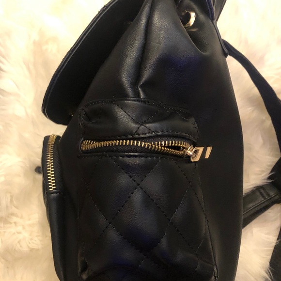 black backpack - Picture 3 of 3